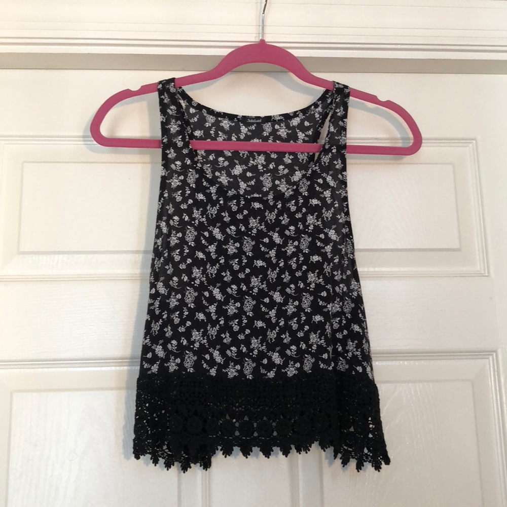 Black lace crop top size small